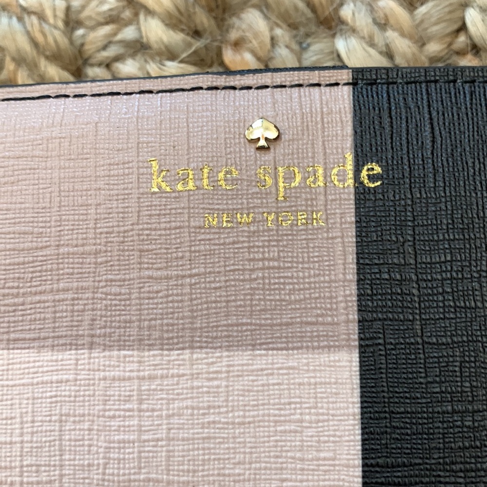 Kate Spade wallet - Picture 4 of 5